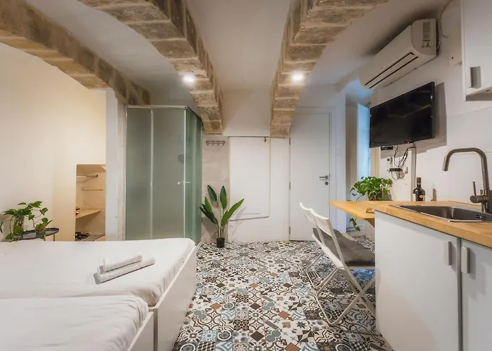 Cosy 1-bedroom In Historical By Sf Homes דירה