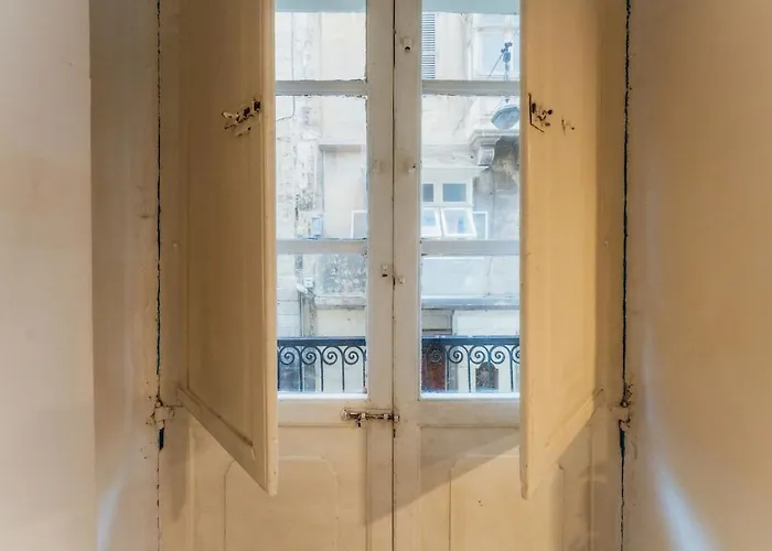 Cosy 1-bedroom In Historical By Sf Homes Valletta